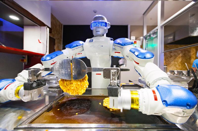 Năm nhà hàng quốc tế có nhân viên là đầu bếp robot