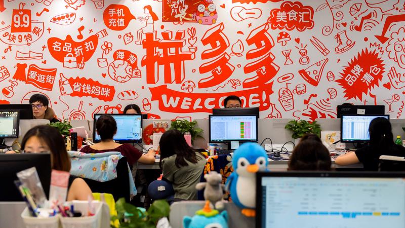 Gã khổng lồ thương mại điện tử Pinduoduo nổi tiếng ở Trung Quốc với thời gian làm việc và môi trường áp lực cao. Ảnh: Reuters