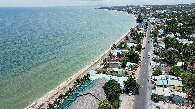 Tuyến đường ven biển Bình Thuận nằm trong cung đường được mệnh danh đẹp nhất Việt Nam.