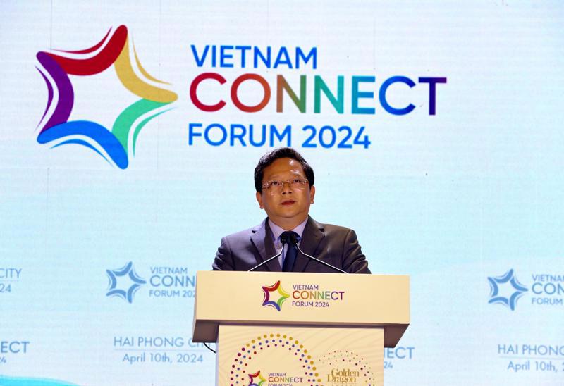 Nguyen Duc Hien, Deputy Head of the Central Economic Commission, emphasized three key pillars: institutional reform, technological innovation, and financial resources.