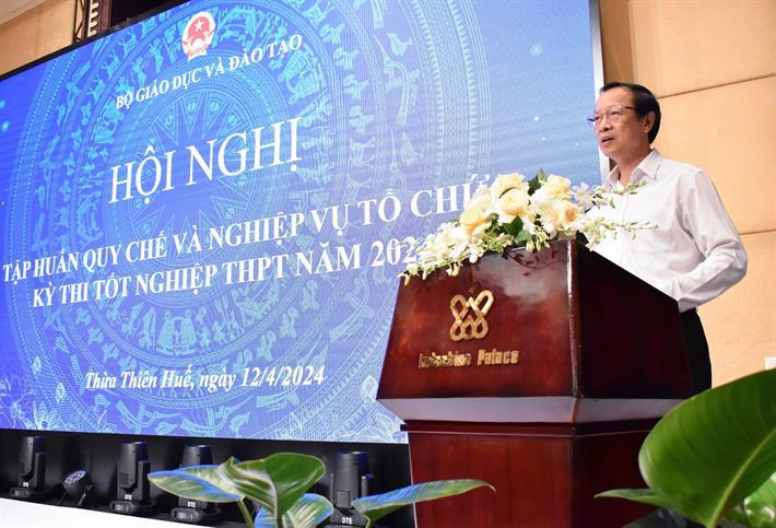 Thứ trưởng Phạm Ngọc Thưởng - Trưởng Ban Chỉ đạo cấp quốc gia Kỳ thi tốt nghiệp THPT năm 2024 phát biểu tại hội nghị. Ảnh: MOET.