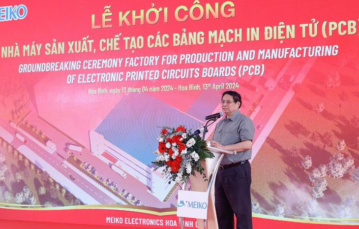Prime Minister Pham Minh Chinh graced the groundbreaking ceremony of a $200 million electronic chip factory in Hoa Binh