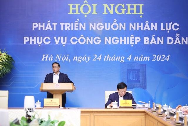 Vietnam's Prime Minister Pham Minh Chinh chaired the conference on semiconductor workforce development strategies in Hanoi on April 24. (Photo source: VGP)