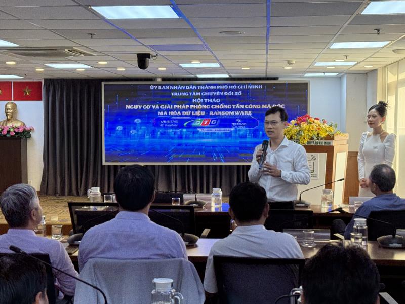 Ông Nguyễn Đức Chung chia sẻ tại hội thảo “Nguy cơ và giải pháp phòng chống tấn công mã độc mã hóa dữ liệu (Ransomware)”, chiều 24/4.