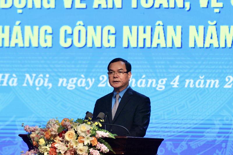 Chủ tịch Tổng Liên đoàn Lao động Việt Nam Nguyễn Đình Khang phát biểu tại Lễ phát động. Ảnh: Quang Dương.