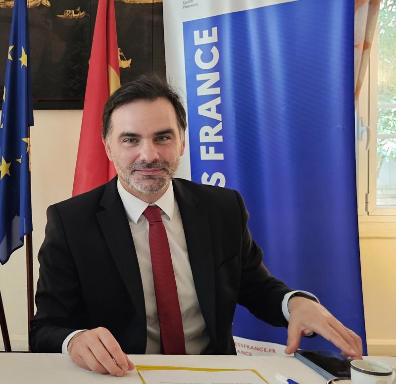 The General Director of Business France Laurent Saint-Martin is currently on a business trip in Vietnam. (Photo source: Vietnam Economic Times.)