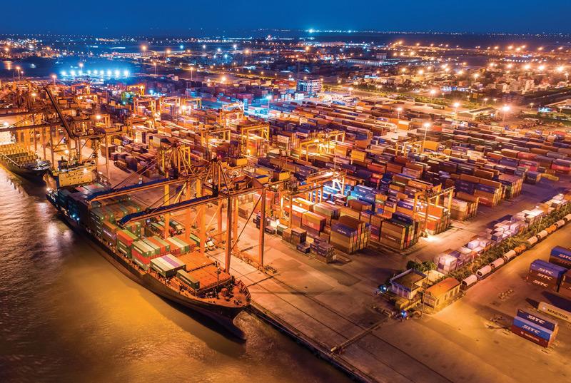 Hai Phong port at night. (Photo source: haiphongport.com.vn)