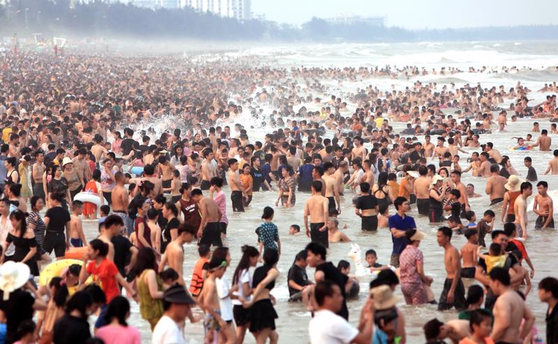 Thành phố biển Sầm Sơn đón lượng lớn du khách trong những ngày nghỉ lễ