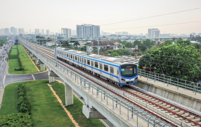 Hiện 2 trong số 9 cầu bộ hành kết nối các ga trên cao của tuyến metro số 1 (Bến Thành - Suối Tiên) đã hoàn thành - Ảnh minh họa.