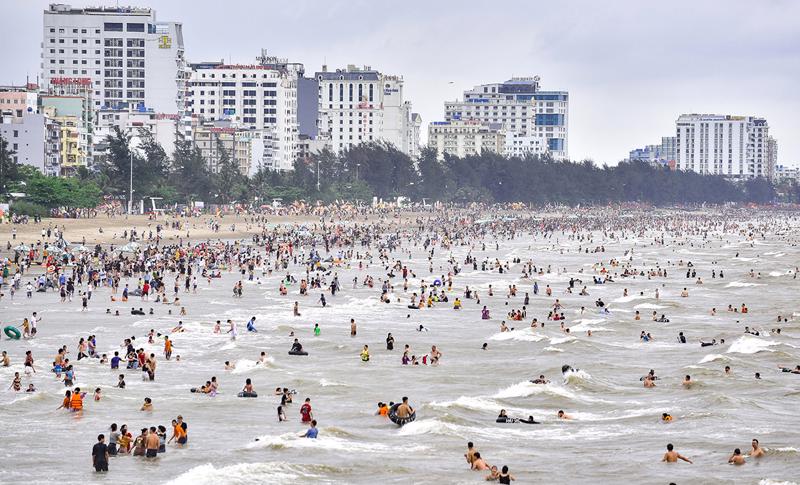 Sam Son beach in Thanh Hoa province. (Photo source: Thanh Hoa newspaper.)