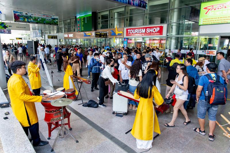 Đoàn Du lịch MICE đến sân bay Đà Nẵng