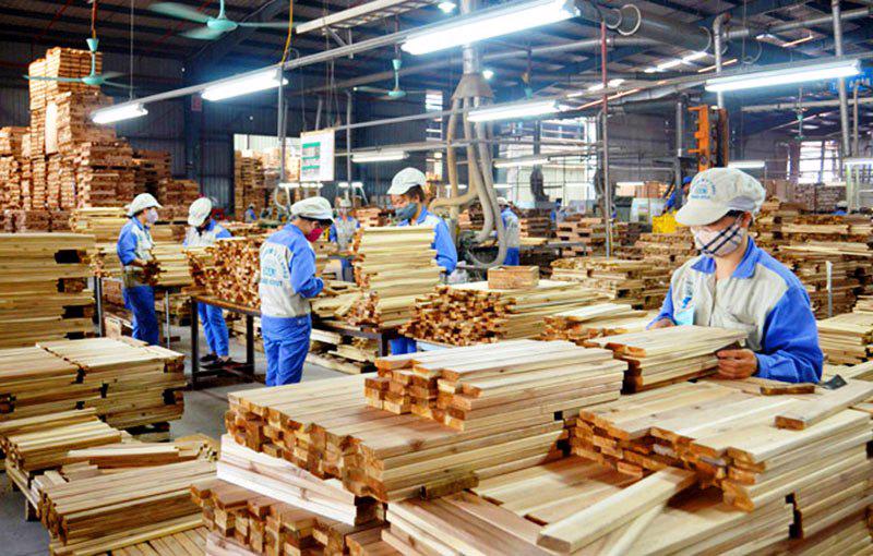In the first four months of 2024, Vietnam's wood and wood product exports are estimated to have reached $4.8 billion. (Photo source: internet.)