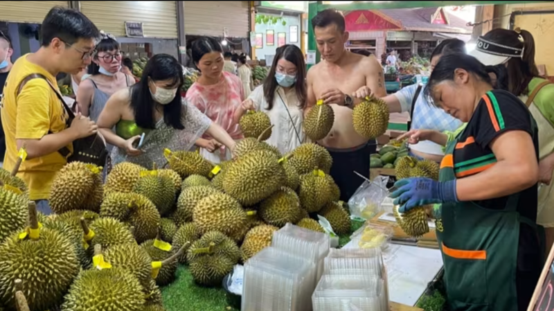Sầu riêng là loại quả được yêu thích đặc biệt tại Trung Quốc - Ảnh: Reuters