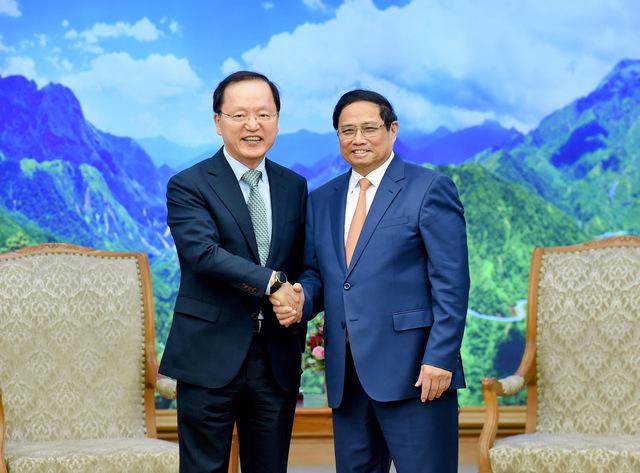 Thủ tướng Phạm Minh Chính tiếp ông Park Hark Kyu, Tổng Giám đốc phụ trách tài chính của tập đoàn Samsung đang thăm, làm việc tại Việt Nam. Ảnh: VGP