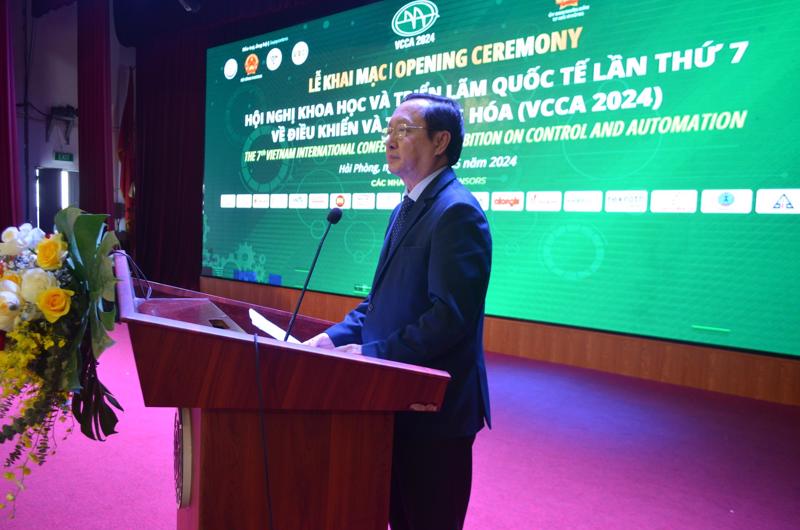Bộ trưởng Bộ Khoa học và Công nghệ Huỳnh Thành Đạt phát biểu tại Hội nghị Khoa học về điều khiển tự động hóa.