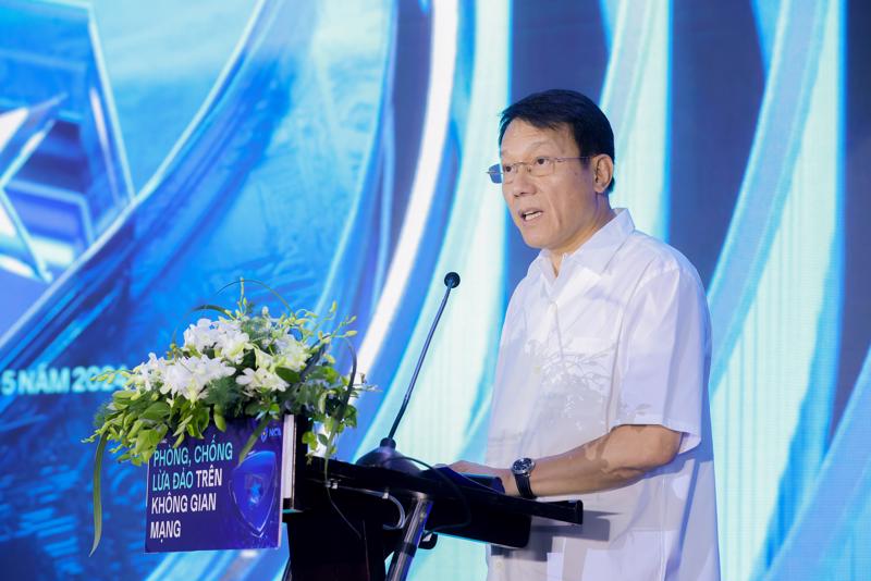 Thượng tướng Lương Tam Quang, Thứ trưởng Bộ Công an, Chủ tịch Hiệp hội an ninh mạng quốc gia phát biểu tại hội thảo.