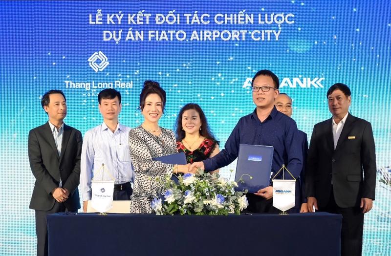 ABBANK và Thang Long Real Group cam kết hợp tác trong quá trình triển khai dự án Fiato Airpot City và sẵn sàng đồng hành trong hoạt động kinh doanh của cả hai bên.