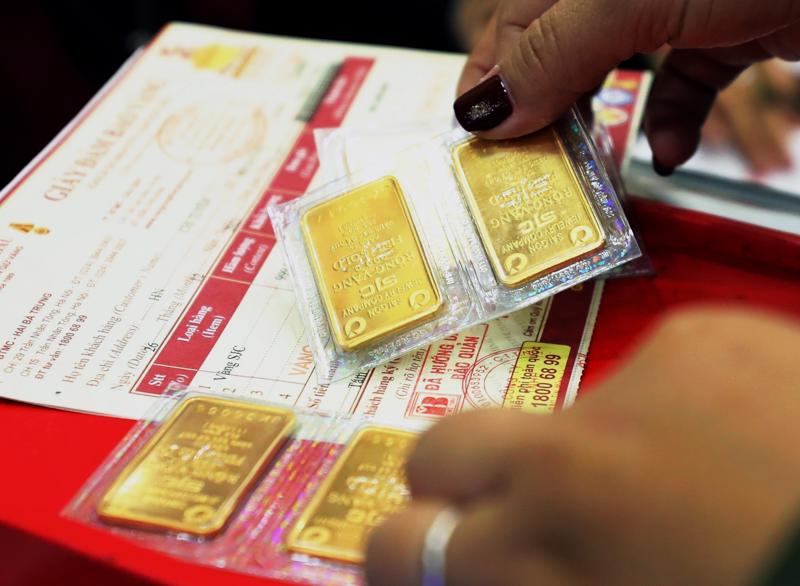 Từ 3/6, người dân mua vàng miếng qua hệ thống 4 ngân hàng Nhà nước chi phối vốn. 