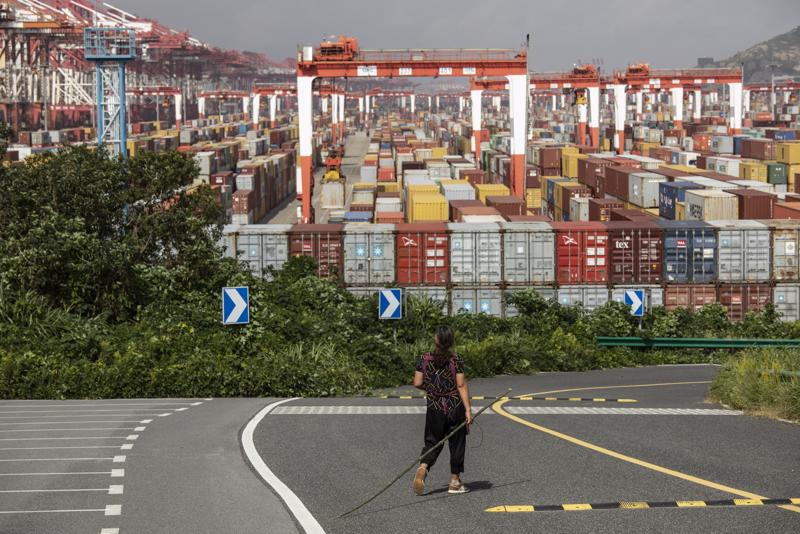 Một hải cảng ở Trung Quốc - Ảnh: Bloomberg.
