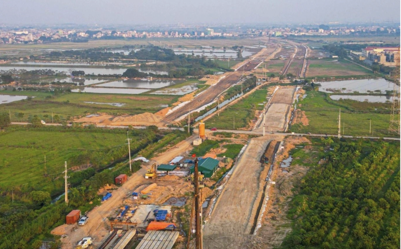 Infrastructure construction in Thuong Tin district. 