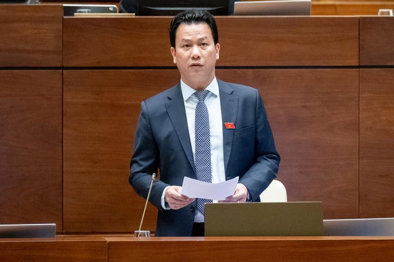 Bộ trưởng Bộ Tài nguyên và Môi trường Đặng Quốc Khánh trả lời chất vấn trước Quốc hội ngày 4/6/2024.