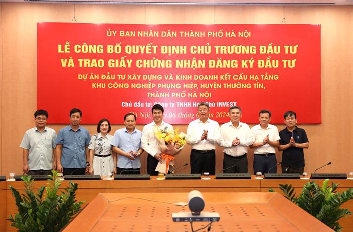 Lễ công bố quyết định chủ trương đầu tư Dự án Khu công nghiệp Phụng Hiệp, huyện Thường Tín.
