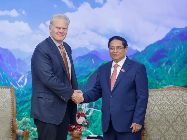 Prime Minister Pham Minh and Me. Smith during their meeting in Hanoi on June 6. Photo: VGP