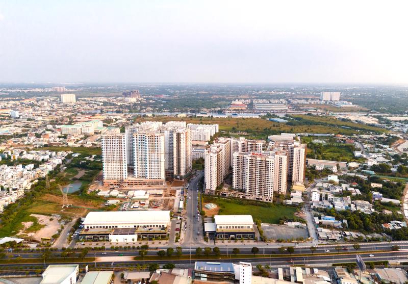 Akari City tọa lạc trên mặt tiền đại lộ Võ Văn Kiệt.