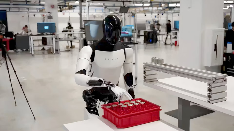 Các nhà sản xuất ô tô đẩy mạnh sử dụng robot trong các nhà máy.