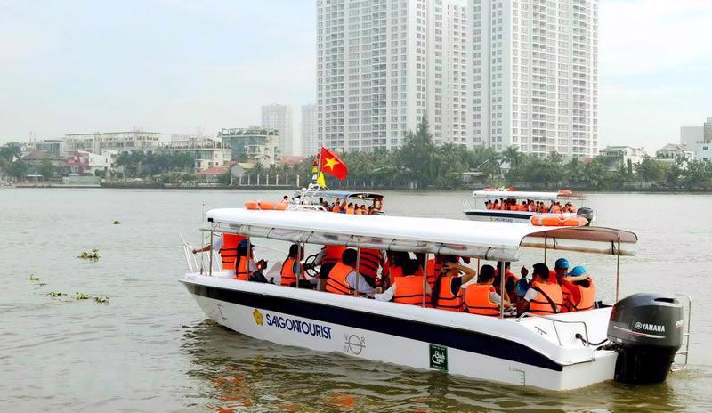 Vận chuyển bằng tàu cao tốc, thủy taxi là một trong ba phương án đưa đón  hành khách từ TP.HCM đi sân bay Long Thành.