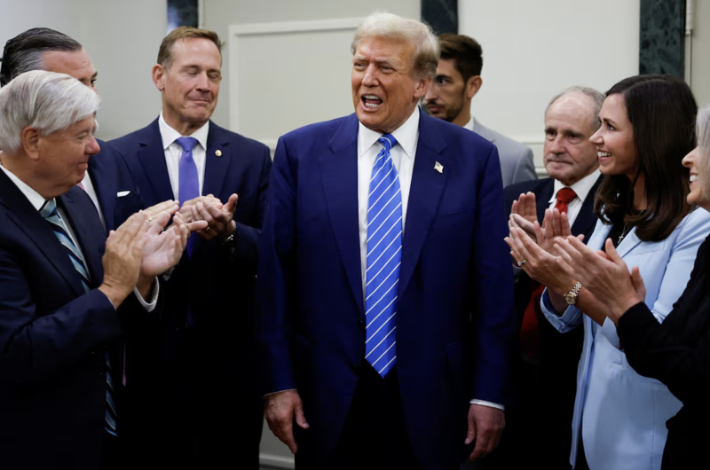 Ông Donald Trump tại cuộc gặp với các nghị sỹ Cộng hoà ở Capitol HIll Club ngày 13/6 - Ảnh: Reuters.