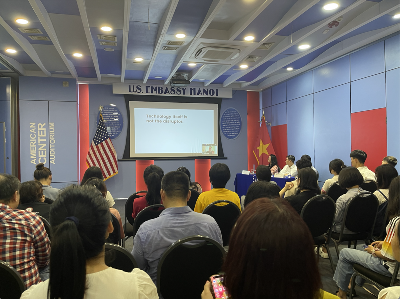 "Application of AI in communications" seminar held by U.S. Embassy in Vietnam on June 14 (Photo: Ngoc Lan)