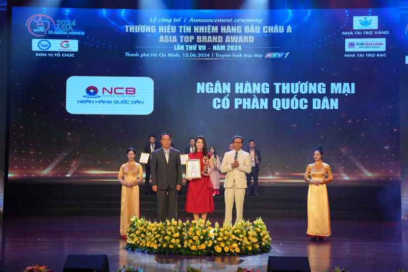 NCB vinh dự đón nhận giải thưởng “Top 10 sản phẩm dịch vụ chất lượng Châu Á 2024” dành cho ứng dụng ngân hàng số NCB iziMobile.