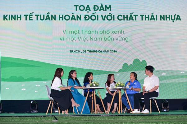 Tọa đàm tổng kết nhiều thành quả đạt được của Dự án phân loại, thu gom và tái chế rác thải nhựa theo mô hình kinh tế tuần hoàn. Ảnh: Lê Quân