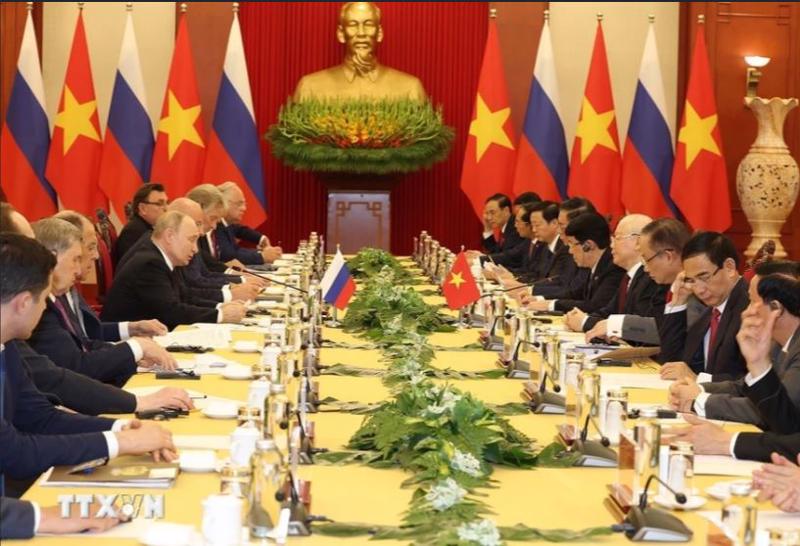 The talks between Party General Secretary Nguyen Phu Trong and President Vladimir Putin in Hanoi on June 20. (Photo: VNA) 