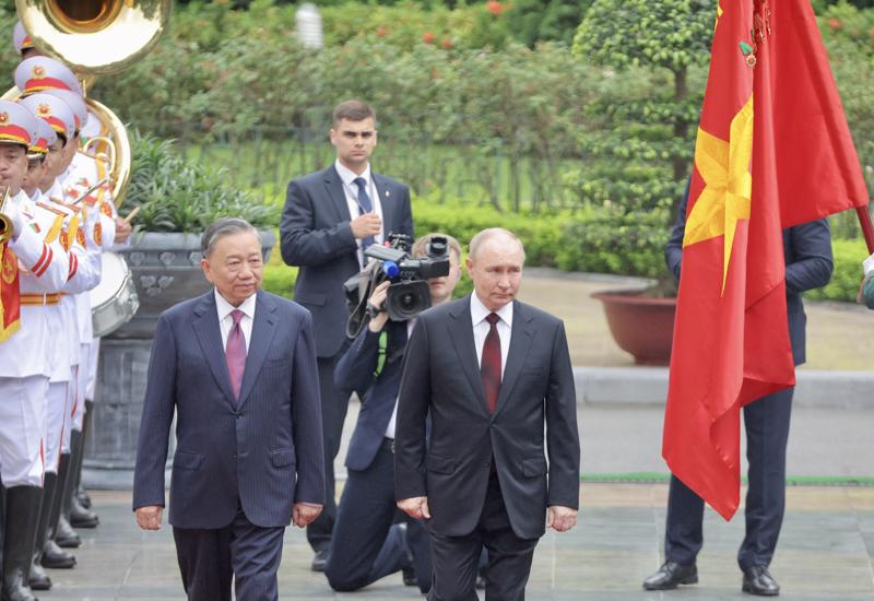 Chủ tịch nước Tô Lâm chủ trì lễ đón Tổng thống Nga Vladimir Putin thăm cấp nhà nước tới Việt Nam - Ảnh: Trí Phong