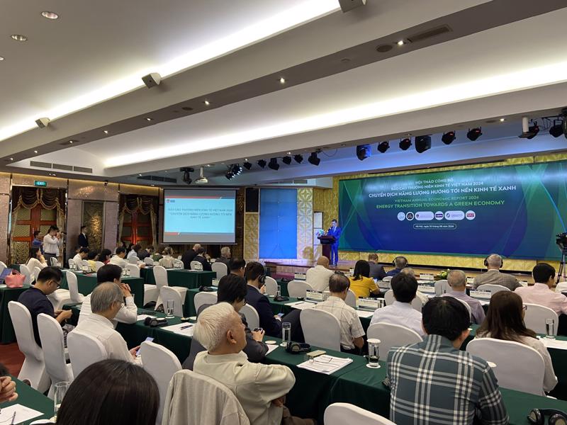 Hội thảo công bố Báo cáo Kinh tế thường niên Việt Nam 2024.