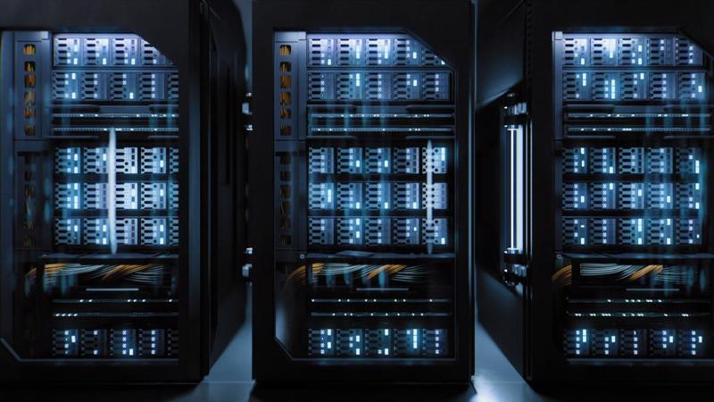 Hình ảnh hàng loạt siêu máy tính được lắp đặt bên trong phòng máy chủ của trung tâm dữ liệu.