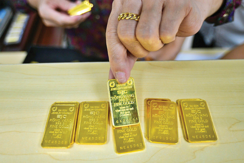 Gần đây xuất hiện tình trạng mua bán trao tay vàng miếng các loại, phổ biến là SJC trên các hội, nhóm nền tảng xã hội.