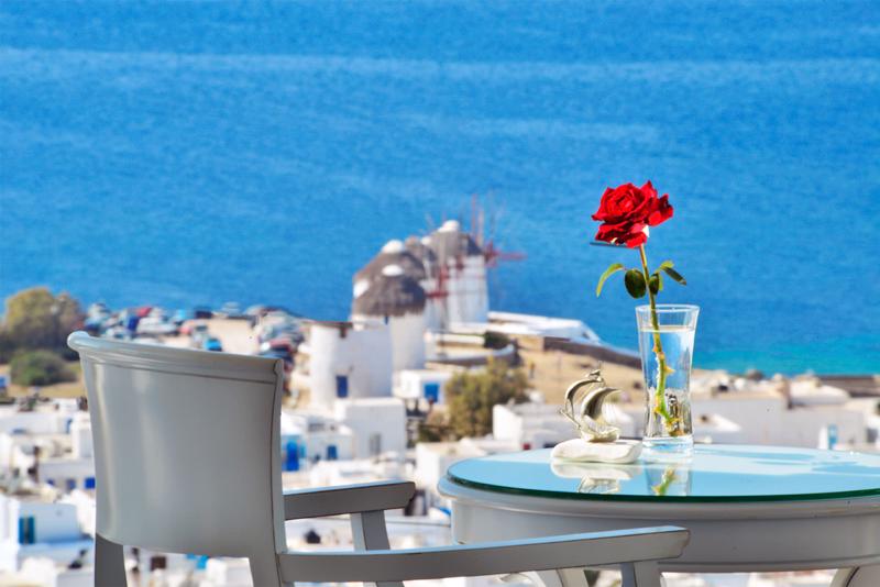 Một góc Địa Trung Hải tại Hermes Mykonos Hotel (Hy Lạp).
