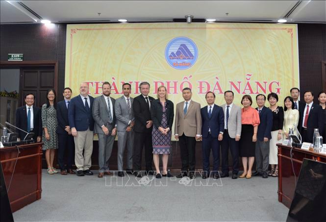 Members of the Da Nang - US cooperation promotion group. Photo: VNA