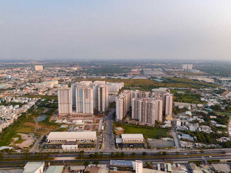 Akari City tọa lạc mặt tiền đại lộ Võ Văn Kiệt, với quy mô lên đến 8,5 ha. 