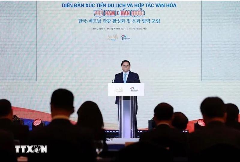 Prime Minister Pham Minh Chinh speaks at the forum. (Photo: VNA)