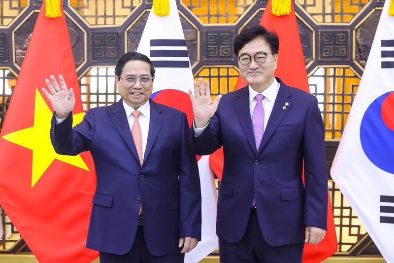 PM Pham Minh Chinh meeting with top Korean legislator in Seoul on July 2. Photo: VGP