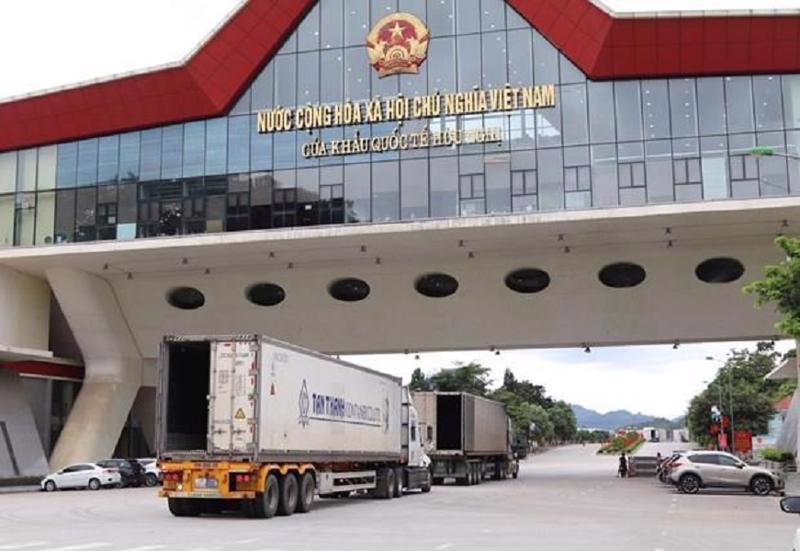 Vehicles transporting goods via Huu Nghi border gate in northern Lang Son province. 