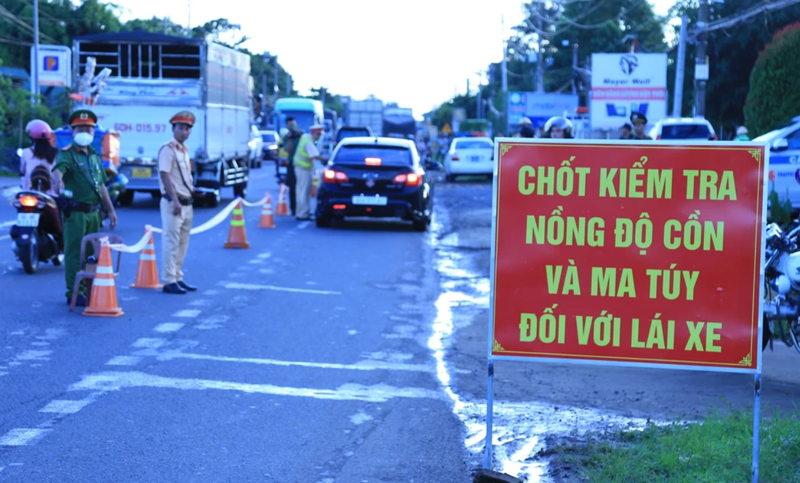 Các đơn vị chức năng xử nghiêm vi phạm về nồng độ cồn, chất ma túy, vi phạm tốc độ; quy tắc, tránh, vượt, dừng đỗ trên đường cao tốc.