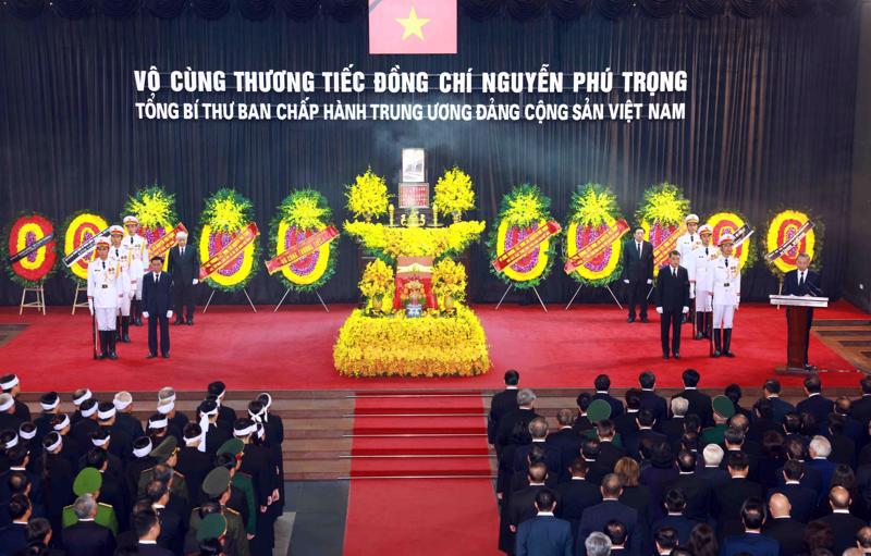 The memorial service for General Secretary of the Communist Party of Vietnam Central Committee Nguyen Phu Trong, who passed away on July 19 at the age of 80, was held on July 26 at the National Funeral Hall in Hanoi as national mourning etiquette. Photo: VNA 