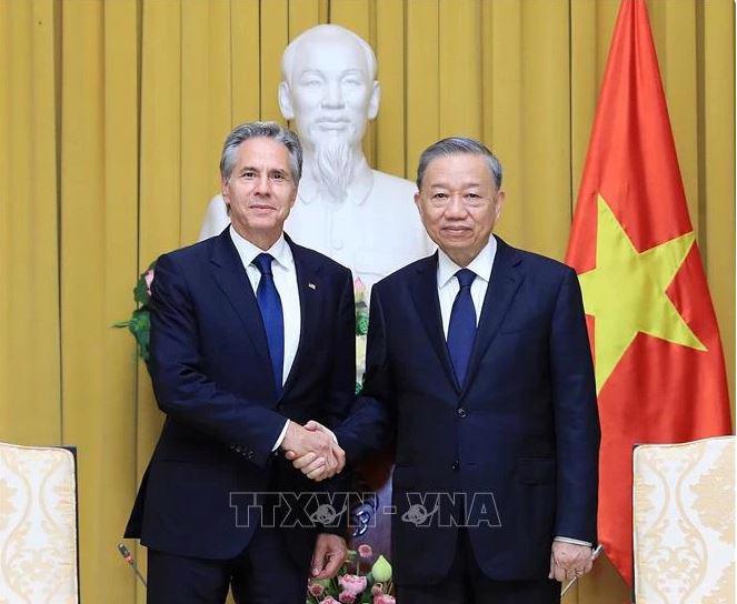 President To Lam (R) and US Secretary of State Antony Blinken in Hanoi on July 27. (Photo: VNA)