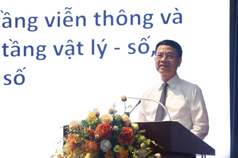 Bộ trưởng Bộ Thông tin và Truyền thông Nguyễn Mạnh Hùng.