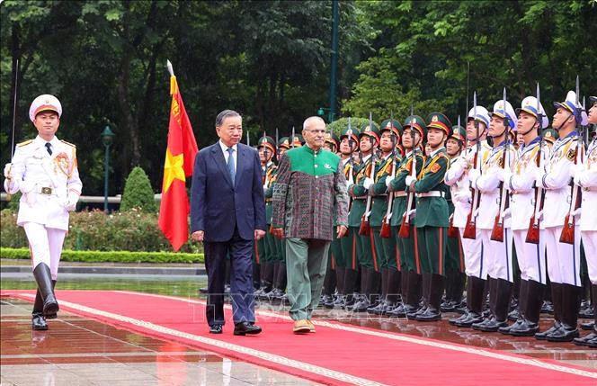 President To Lam hosts a red-carpet welcome ceremony for President of Timor-Leste José Ramos-Horta in Hanoi on August 1. (Photo: VNA)